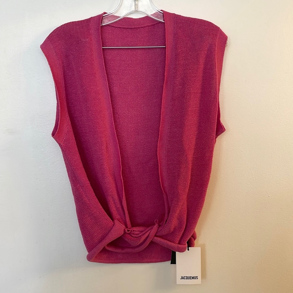 New with tags. Jacquemus sleeveless sweater top. Size 44.